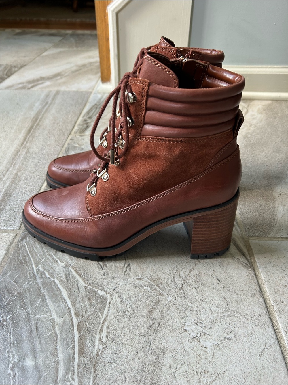 Vince Camuto Donenta Brown Leather Lace-Up Block Heel Ankle Boots, Women Size 11